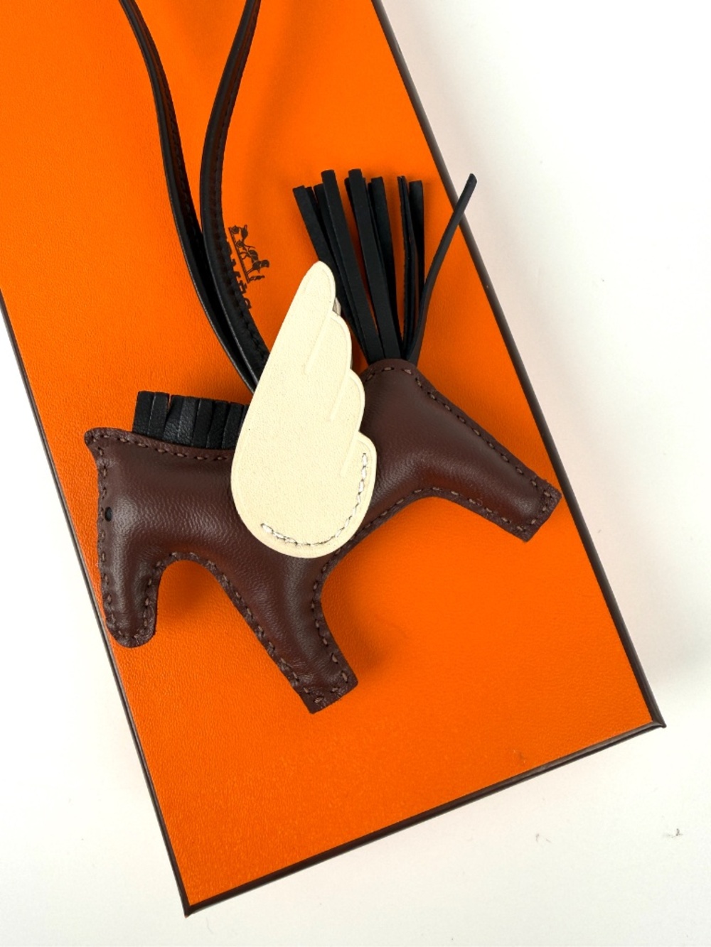 Hermes Pegasus Rodeo Terre Noir Craie Milo Lambskin PM Bag Charm New - Picture 9 of 9